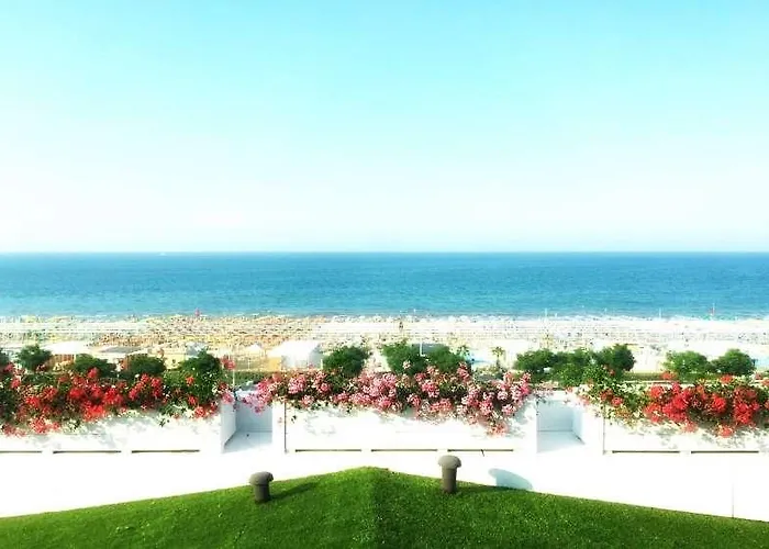 Select And 4* 里乔内