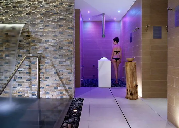 酒店 Select And 4*